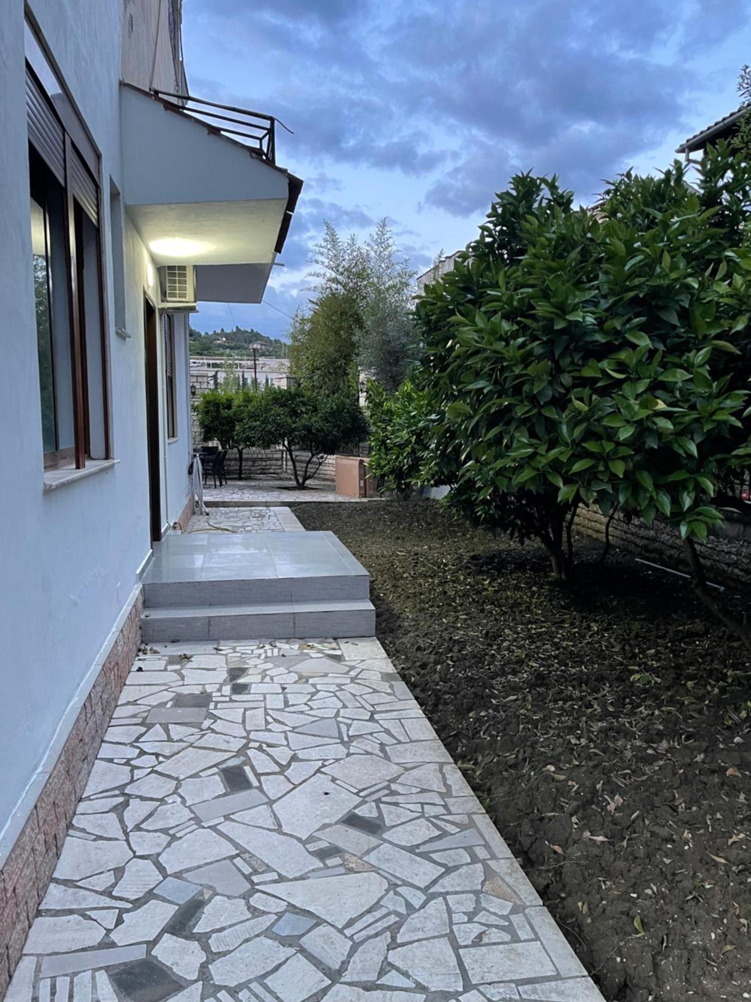 Vila At Berat Eksteriør bilde