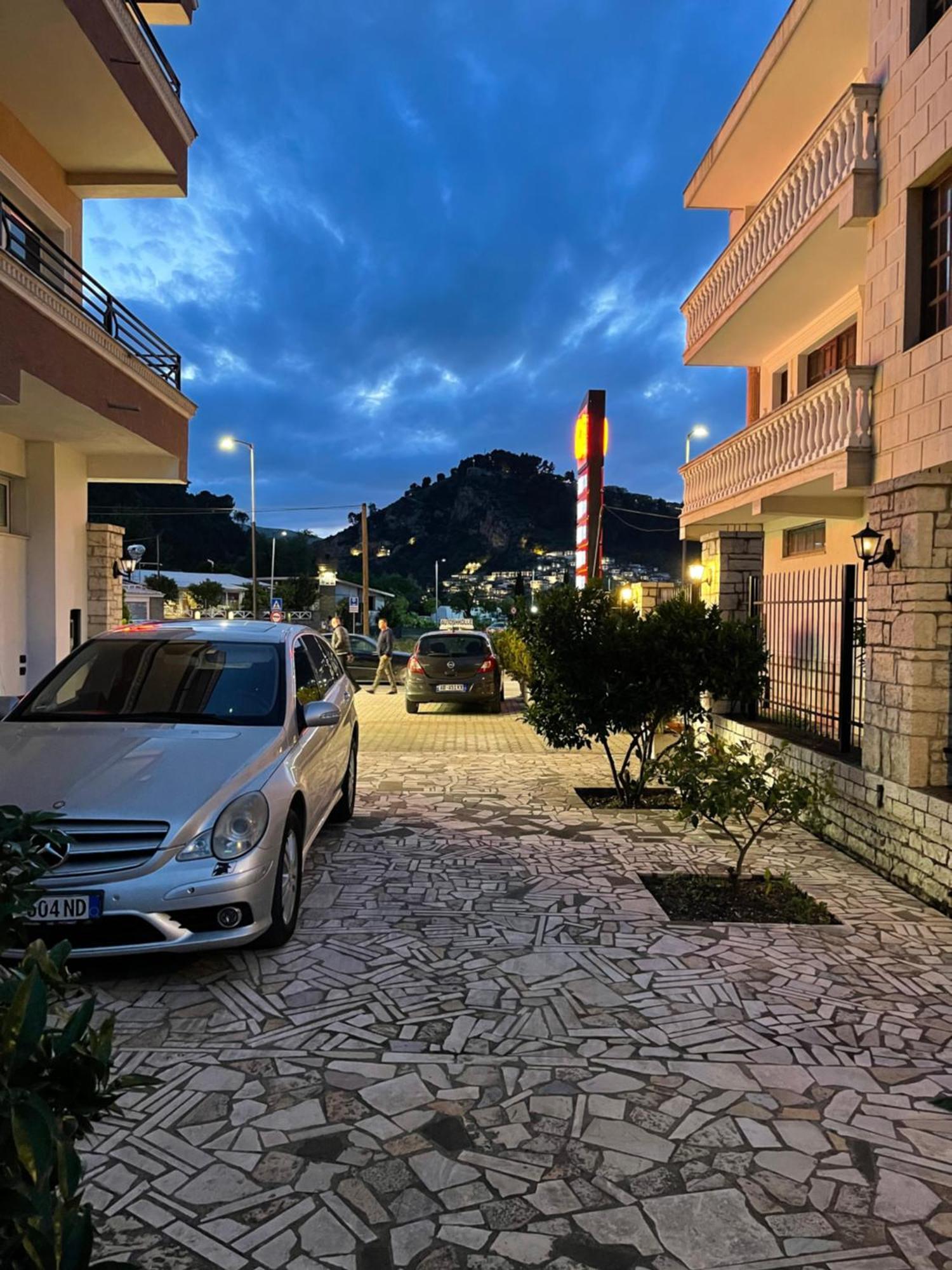 Vila At Berat Eksteriør bilde