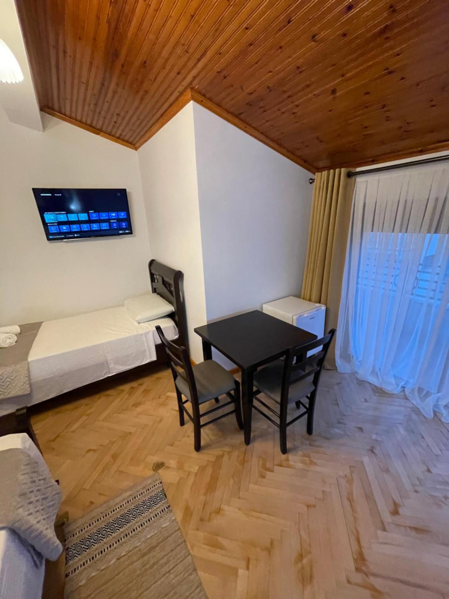 Vila At Berat Eksteriør bilde
