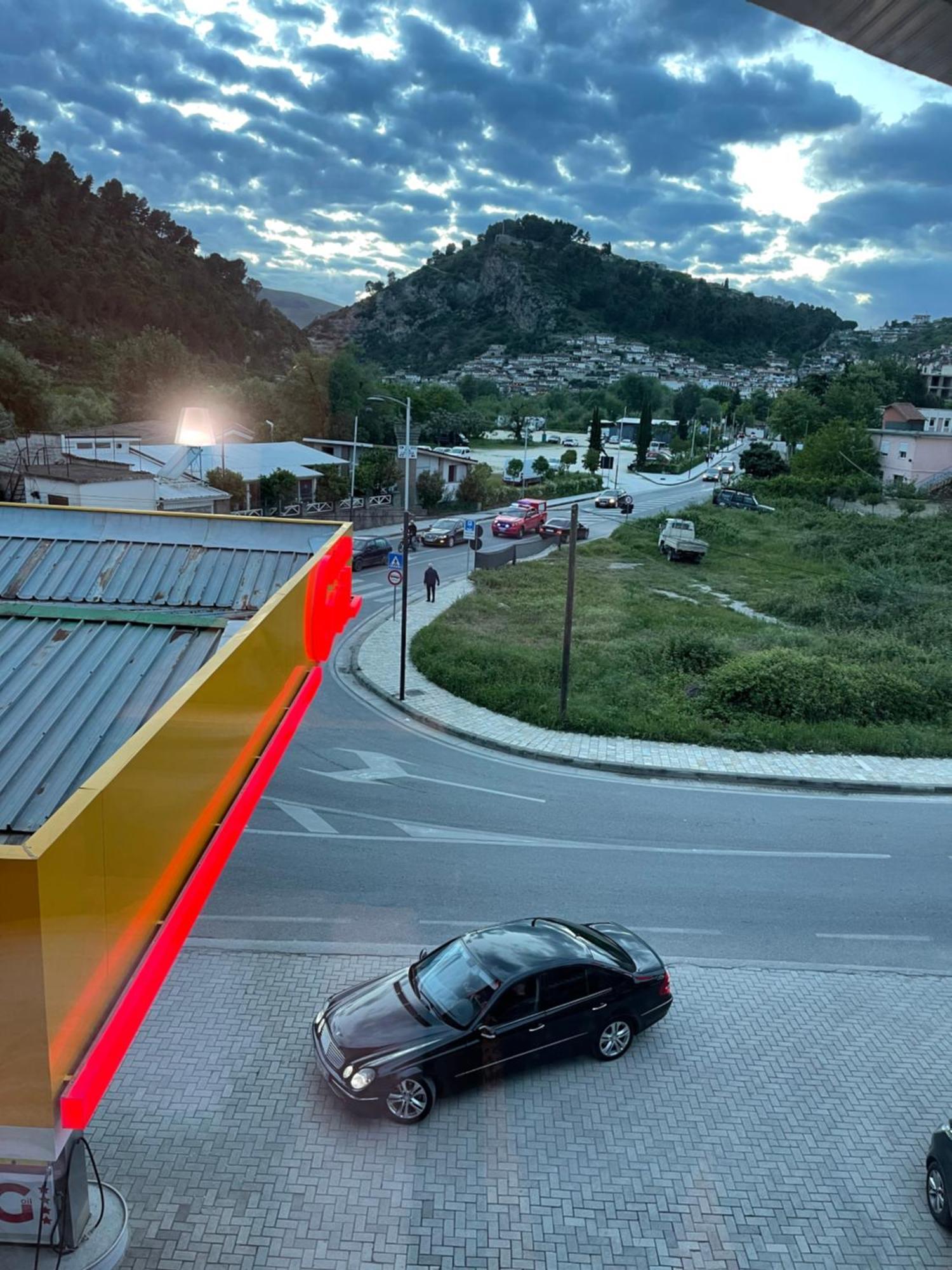 Vila At Berat Eksteriør bilde